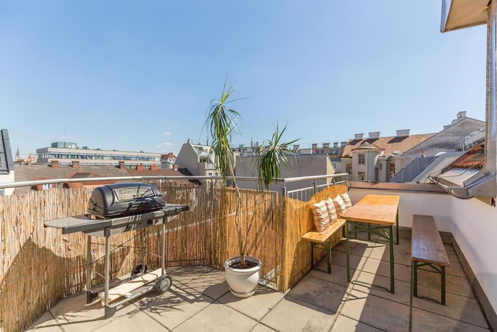 Modern Colonial Style, Central, Rooftop, Bbq Vienna Esterno foto